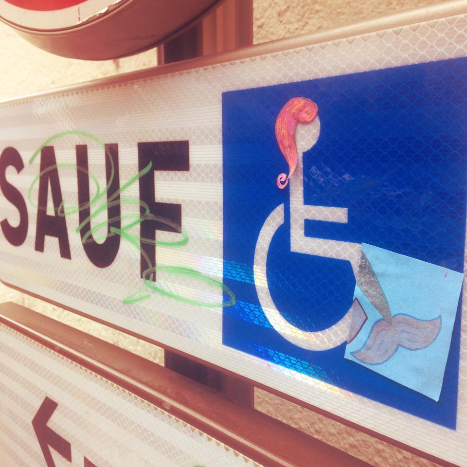 Panneau stationnement handicapé Sirène